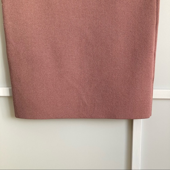 [Sold off app] Babaton Sculpt Knit Skirt - Picture 6 of 8